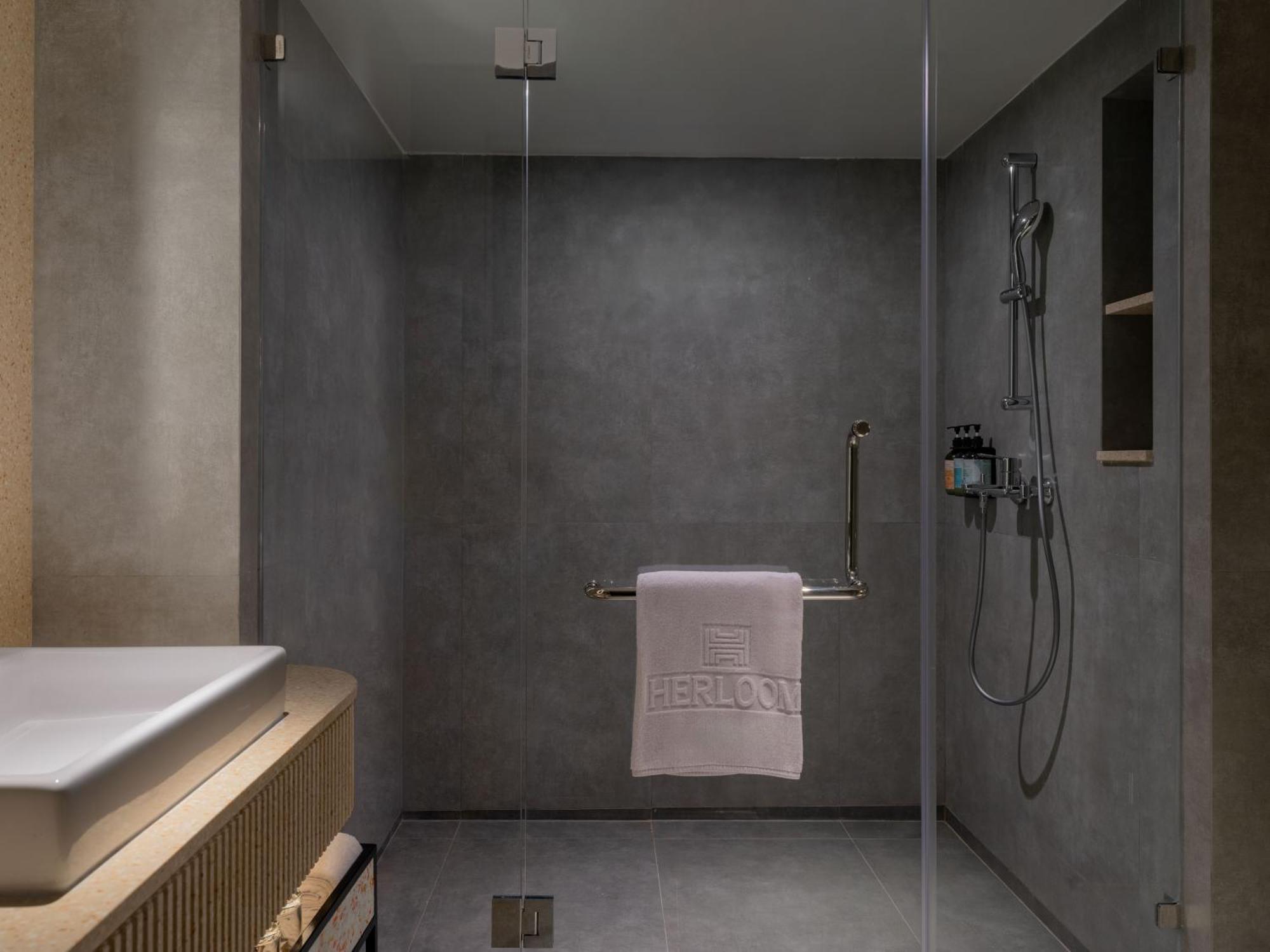 Herloom Hotel & Residence Bsd Тангеранг Экстерьер фото